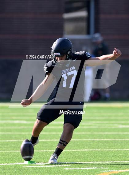 Thumbnail 2 in Signal Mountain vs. Ridgeland (scrimmage) photogallery.