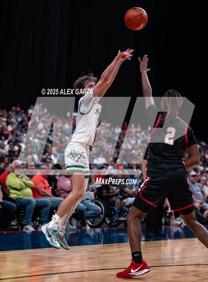 Thumbnail 2 in Paradise vs. Kountze (UIL 3A Basketball Division II Final) photogallery.