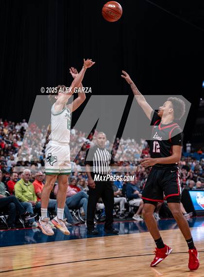 Thumbnail 3 in Paradise vs. Kountze (UIL 3A Basketball Division II Final) photogallery.