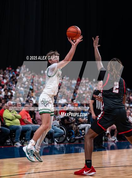 Thumbnail 1 in Paradise vs. Kountze (UIL 3A Basketball Division II Final) photogallery.