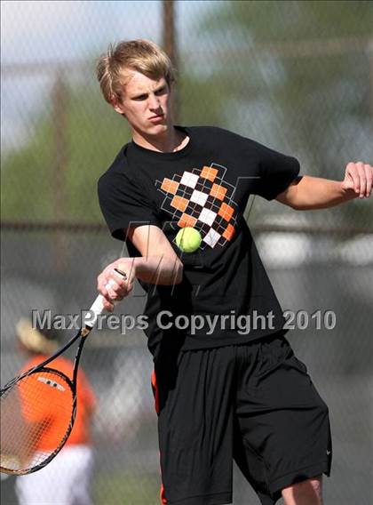 Thumbnail 3 in Freeport vs. Harlem photogallery.