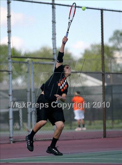 Thumbnail 2 in Freeport vs. Harlem photogallery.