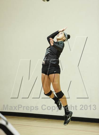 Thumbnail 3 in Desert Ridge vs. Basha  (Nike Tournament of Champions) photogallery.