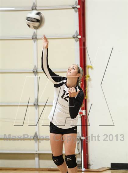 Thumbnail 1 in Desert Ridge vs. Basha  (Nike Tournament of Champions) photogallery.