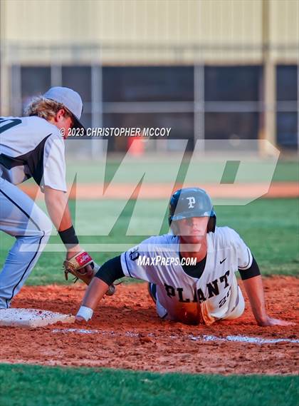 Thumbnail 3 in Lakewood Ranch vs. Plant (FHSAA 7A Regional Semifinal) photogallery.