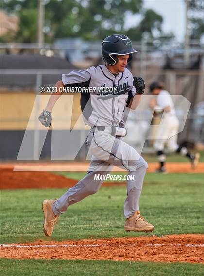Thumbnail 2 in Lakewood Ranch vs. Plant (FHSAA 7A Regional Semifinal) photogallery.