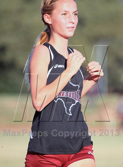 Thumbnail 2 in Uvalde 29 4A District Cross Country Meet photogallery.