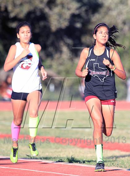 Thumbnail 2 in Uvalde 29 4A District Cross Country Meet photogallery.