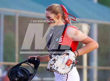 Thumbnail 1 in Royal vs. Simi High photogallery.