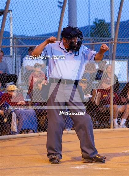 Thumbnail 1 in Royal vs. Simi High photogallery.