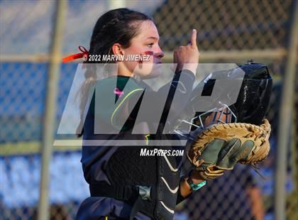 Thumbnail 3 in Royal vs. Simi High photogallery.