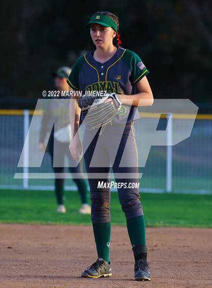 Thumbnail 2 in Royal vs. Simi High photogallery.
