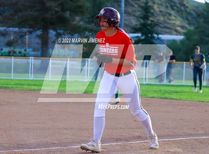 Thumbnail 3 in Royal vs. Simi High photogallery.