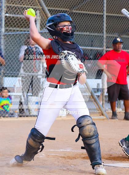 Thumbnail 3 in Royal vs. Simi High photogallery.