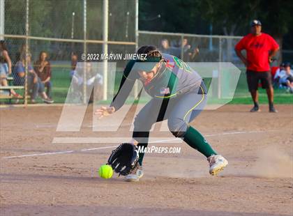 Thumbnail 2 in Royal vs. Simi High photogallery.