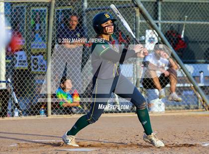 Thumbnail 3 in Royal vs. Simi High photogallery.