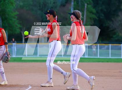 Thumbnail 1 in Royal vs. Simi High photogallery.