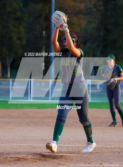 Thumbnail 1 in Royal vs. Simi High photogallery.