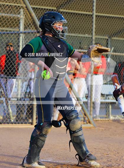 Thumbnail 3 in Royal vs. Simi High photogallery.