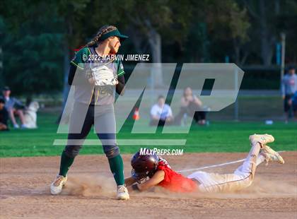 Thumbnail 2 in Royal vs. Simi High photogallery.