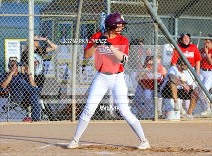 Thumbnail 3 in Royal vs. Simi High photogallery.