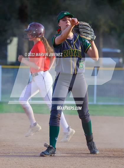 Thumbnail 3 in Royal vs. Simi High photogallery.