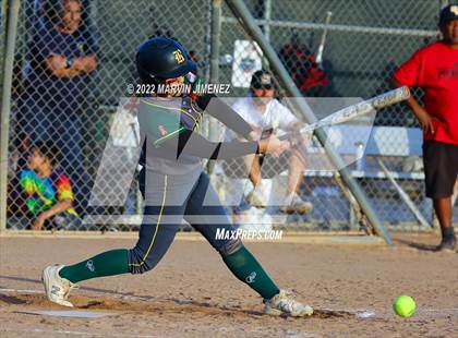 Thumbnail 2 in Royal vs. Simi High photogallery.