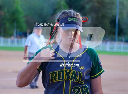 Thumbnail 2 in Royal vs. Simi High photogallery.