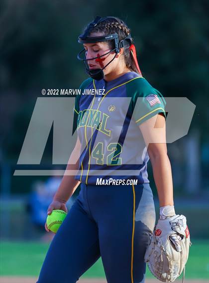 Thumbnail 2 in Royal vs. Simi High photogallery.