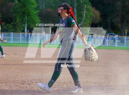 Thumbnail 3 in Royal vs. Simi High photogallery.