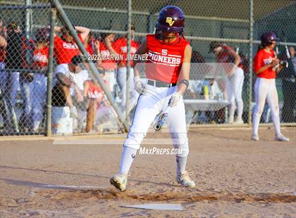 Thumbnail 3 in Royal vs. Simi High photogallery.
