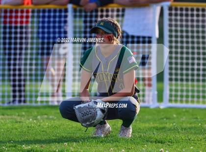 Thumbnail 1 in Royal vs. Simi High photogallery.