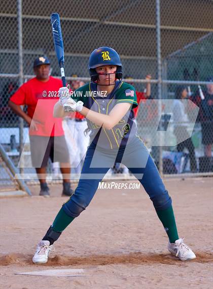 Thumbnail 2 in Royal vs. Simi High photogallery.