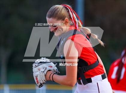 Thumbnail 1 in Royal vs. Simi High photogallery.