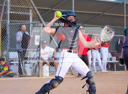 Thumbnail 3 in Royal vs. Simi High photogallery.