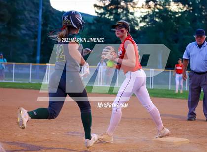 Thumbnail 1 in Royal vs. Simi High photogallery.