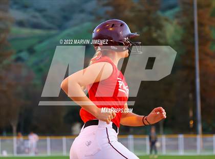 Thumbnail 3 in Royal vs. Simi High photogallery.