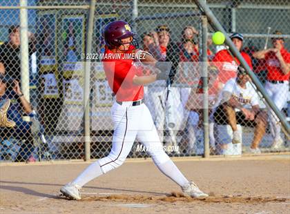 Thumbnail 2 in Royal vs. Simi High photogallery.