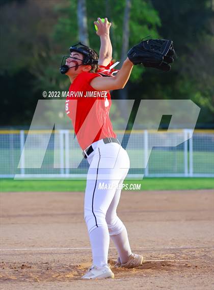 Thumbnail 2 in Royal vs. Simi High photogallery.