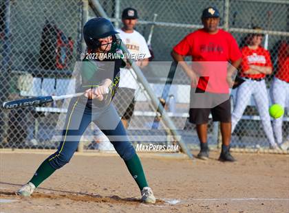 Thumbnail 1 in Royal vs. Simi High photogallery.