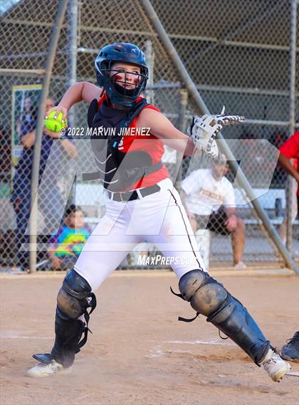 Thumbnail 2 in Royal vs. Simi High photogallery.