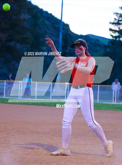 Thumbnail 2 in Royal vs. Simi High photogallery.