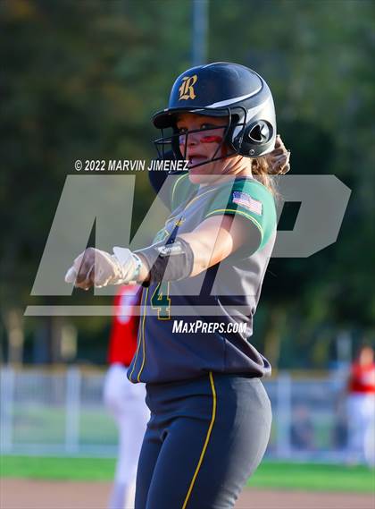 Thumbnail 1 in Royal vs. Simi High photogallery.