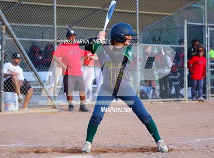 Thumbnail 3 in Royal vs. Simi High photogallery.