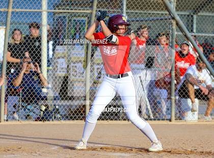 Thumbnail 2 in Royal vs. Simi High photogallery.