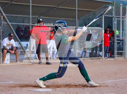 Thumbnail 3 in Royal vs. Simi High photogallery.