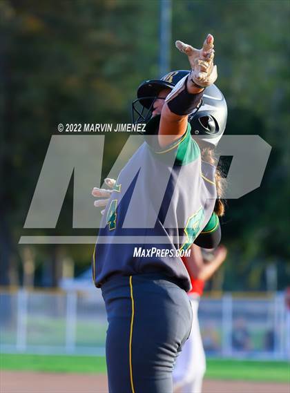 Thumbnail 3 in Royal vs. Simi High photogallery.