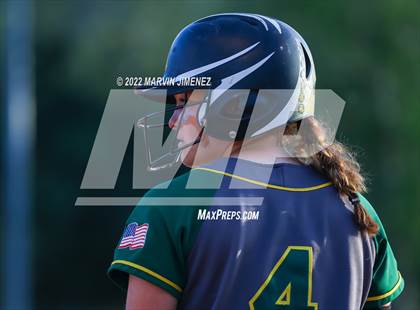 Thumbnail 3 in Royal vs. Simi High photogallery.