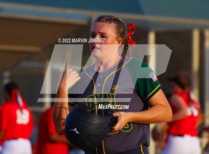 Thumbnail 1 in Royal vs. Simi High photogallery.