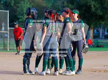 Thumbnail 2 in Royal vs. Simi High photogallery.